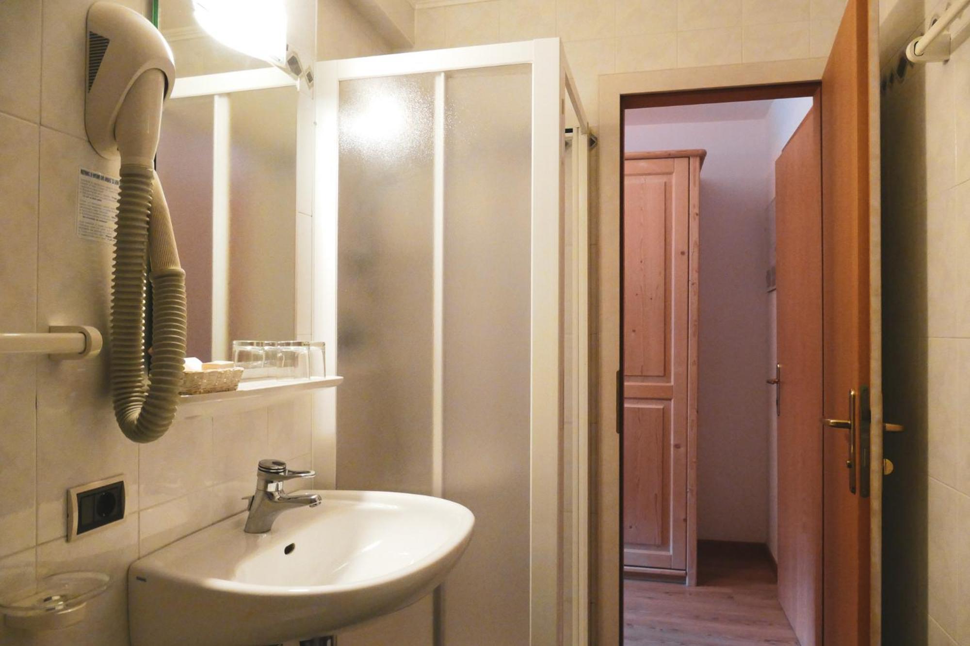 Hotel Malga Passerella Моена Екстер'єр фото